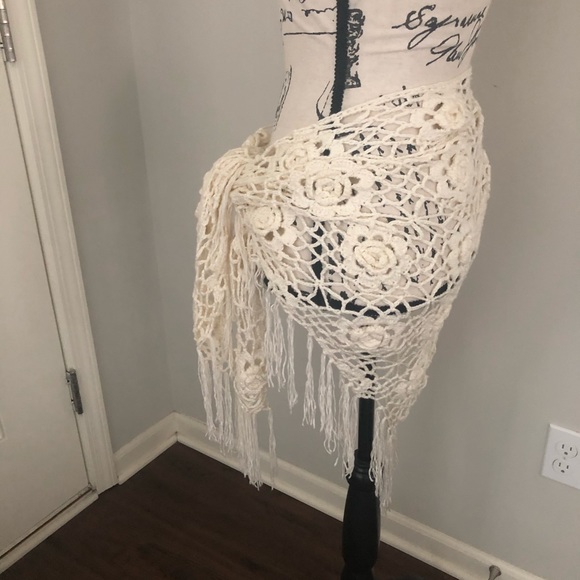 Vintage Crochet Fringed Shaw Triangle Scarf Wrap Handmade - Picture 7 of 13